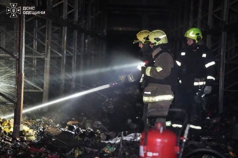 ВС РФ "добавили" по складу в Дачном, рядом с которым вчера горели фуры