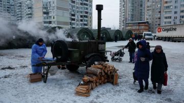 Украинцев призвали бежать из Киева, засесть в глубинке и запастись дровами