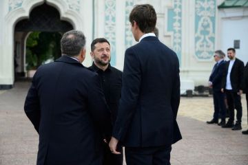 Визит Уиткоффа и Кушнера на Украину стал первым с начала переговорного процесса, но после нескольких часов дискуссий дипломатического прорыва так и не произошло, пишет Le Monde