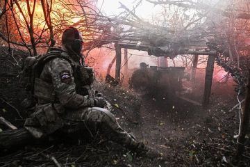RT: Российские военные ведут бои в Орехове