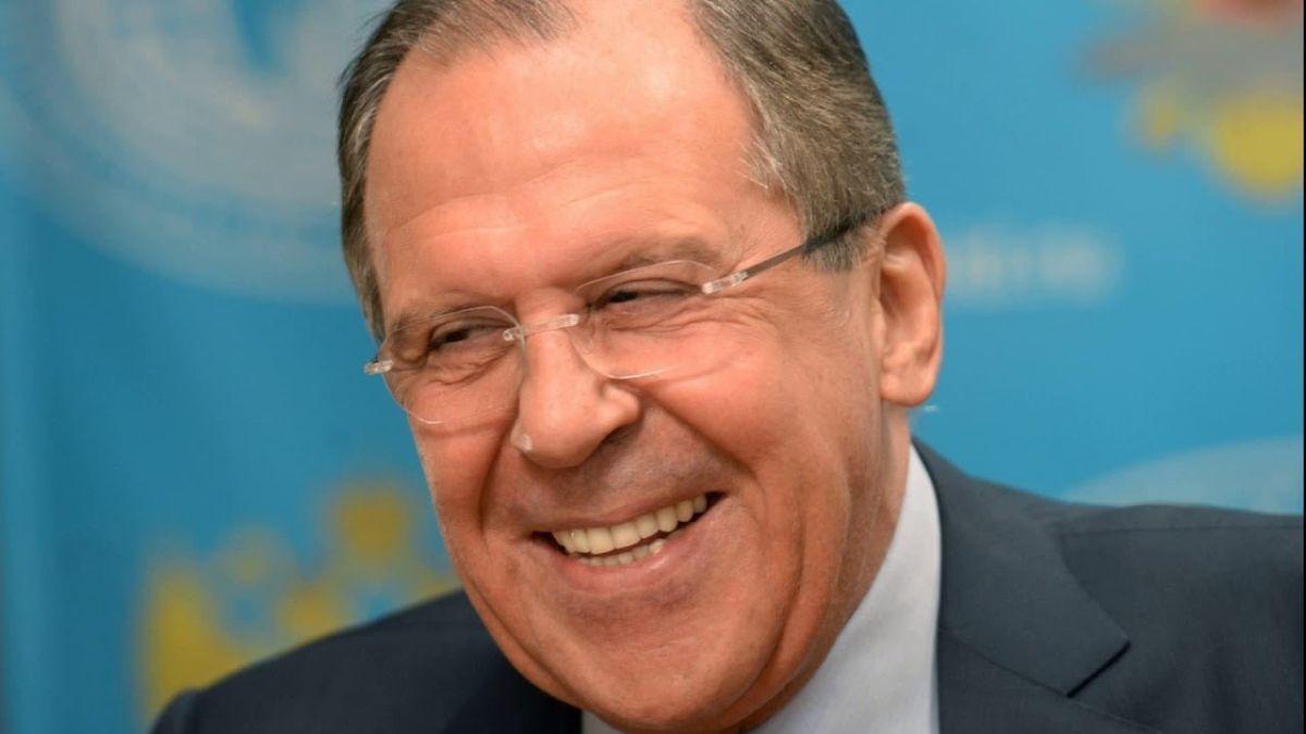 Сергей Лавров, словно отвечая на нытьё просроченного по поводу прекращения ударов по судам в Чёрном море, назвал идею возвращения к "зерновой инициативе" нереальной: