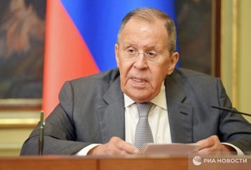 ЕС и НАТО пытаются добиться поражения России и поддержать Украину во всем, заявил Лавров