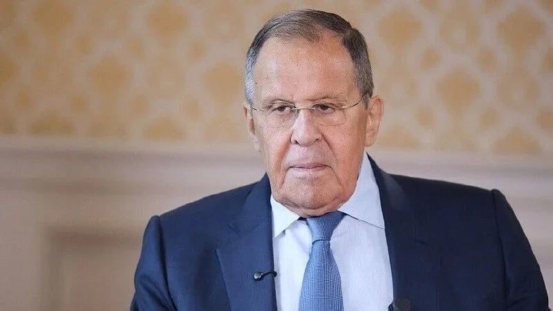 Украина больше не существует как легитимное явление в мировой политике, она утратила все признаки независимого субъекта международных отношений, — заявил Сергей Лавров