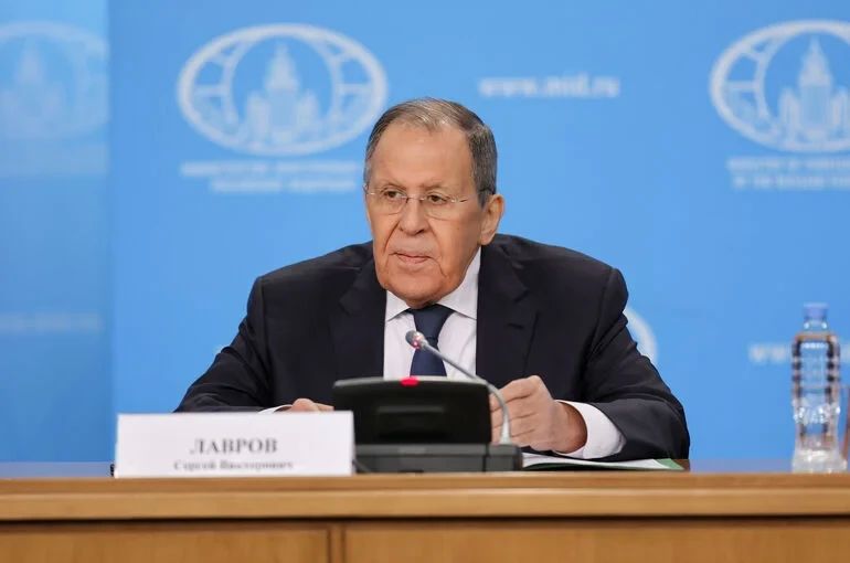 Тем временем Сергей Лавров назвал спекуляциями заявления из Киева о предложениях, привезенных американскими переговорщиками Стивом Уиткоффом и Джаредом Кушнером