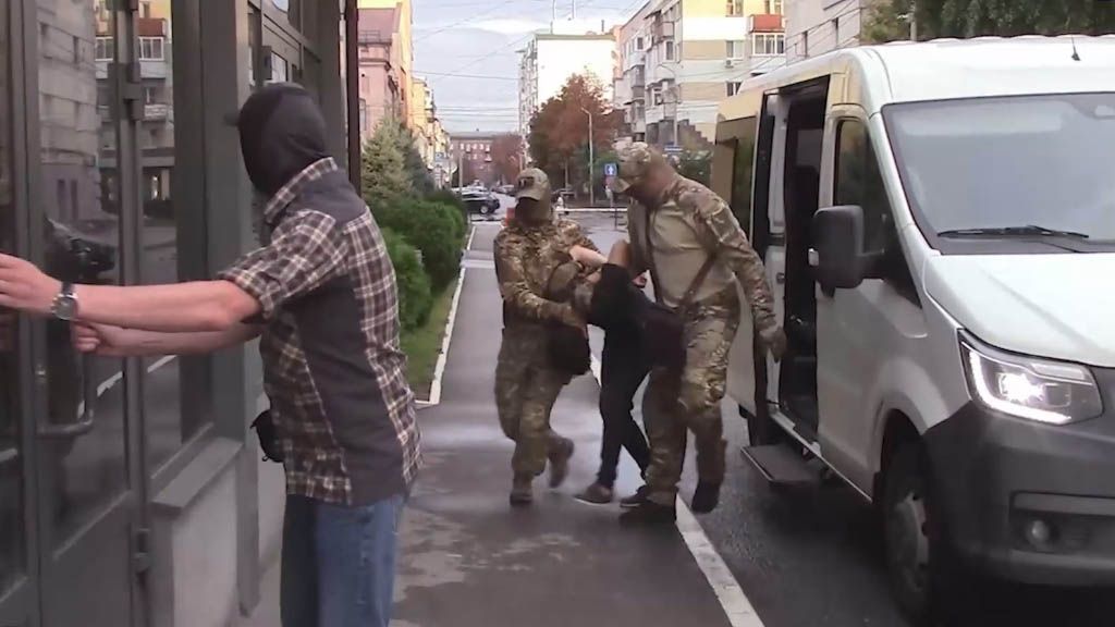 ФСБ задержала гражданина Молдавии за покушение на российского офицера