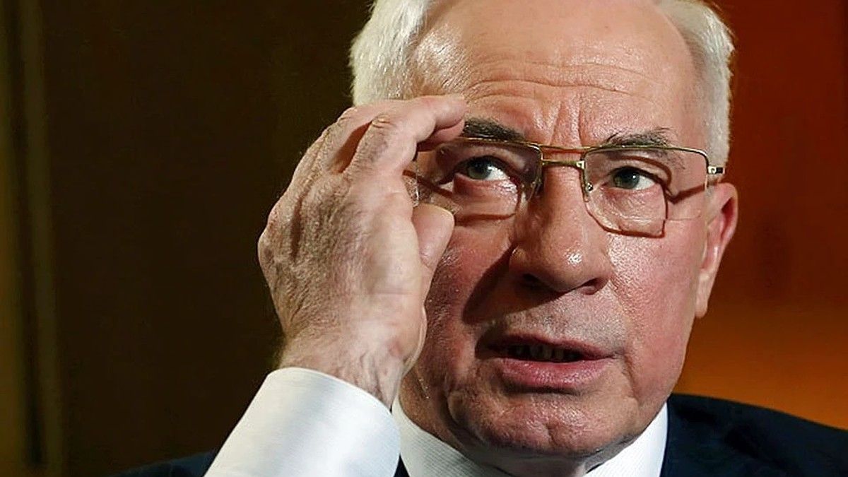 Азаров назвал хамским поведение представителей Киева на встрече с делегацией США