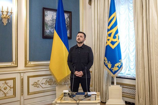 «Резидент»: Чиновники из офиса Зеленского системно саботируют его приказы