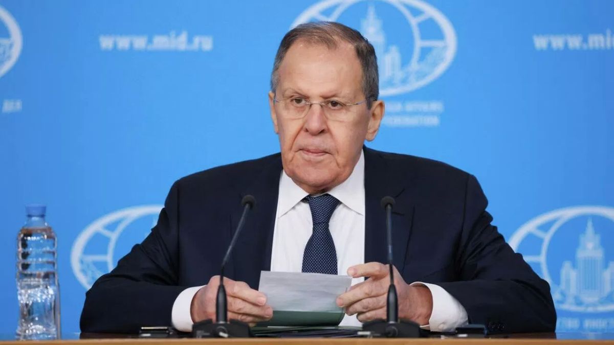 РФ готова к переговорам по Украине, но не прекратит решение боевых задач – Лавров