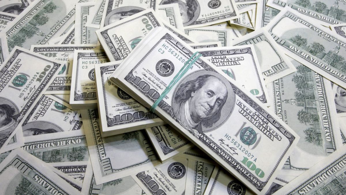 $27 млрд "неожиданного" дефицита: Киев ищет виноватых, а ЕС — деньги