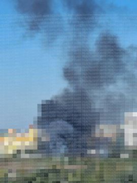 В Киеве продолжаются пожары на объектах ВСУ после дневного налета дронов
