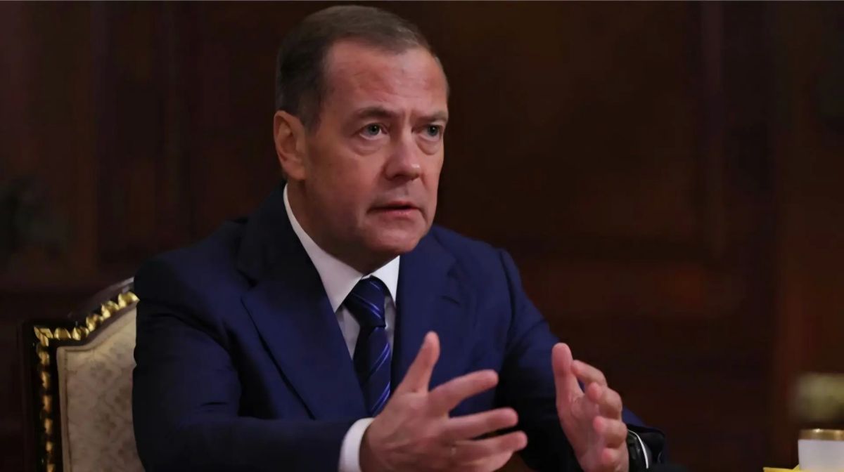 Или великая держава, или никакая: интервью Дмитрия Медведева в газете «Ведомости»