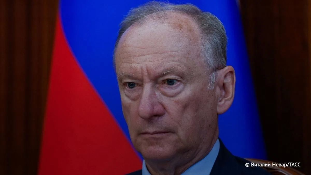 РФ надо надеяться прежде всего на себя в урегулировании вокруг Украины, заявил помощник президента РФ Патрушев журналисту Life Юнашеву