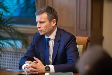Денег нет, но вы держитесь