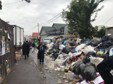 Нашествие с юга. По землям Малороссии прошла орда с Ближнего Востока — так можно описать события в Умани в Черкасской области, связанные с паломничеством брацлавские хасидов на могилу почитаемого ими раввина Нахмана на...