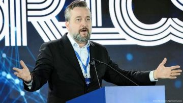 Депутат Европарламента от Словакии высмеял западные заявления об угрозе самолёту Владимира Зеленского со стороны якобы российского беспилотника