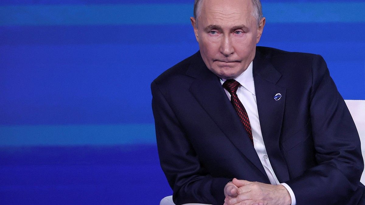 Путин: У Запада сразу после переворота была цель втащить Украину в НАТО