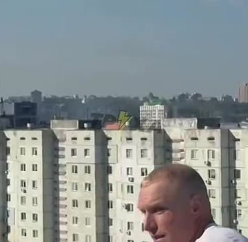 Владислав Шурыгин: Кадры дневного прилета по АЗС на Почайной ( Петровка) в Киеве
