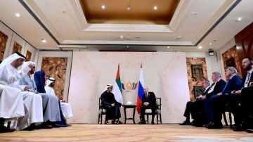 Наследный принц Абу-Даби на переговорах с Путиным подтвердил, что ОАЭ готовы предоставить площадку для переговоров по Украине, сообщил Ушаков
