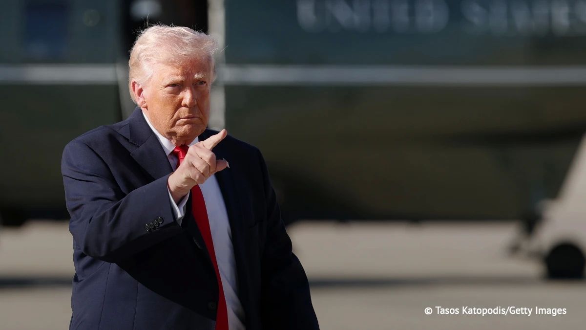 Трамп заявил, что Украина должна перестать бить по нефтеперерабатывающим предприятиям РФ
