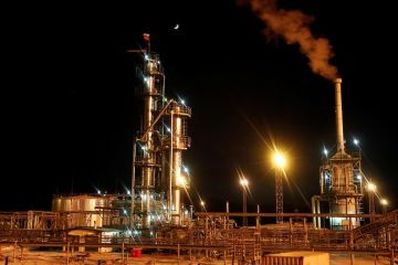 Трамп призвал Зеленского прекратить удары по российским НПЗ из-за роста цен на дизель