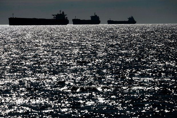 Зеленский ввел санкции против 20 российских морских судов и 20 российских компаний