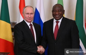 Украинский кризис необходимо решать путем переговоров, заявил РИА Новости Рамафоса