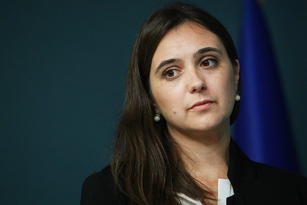 Зеленский ввел санкции против своего бывшего пресс-секретаря Мендель