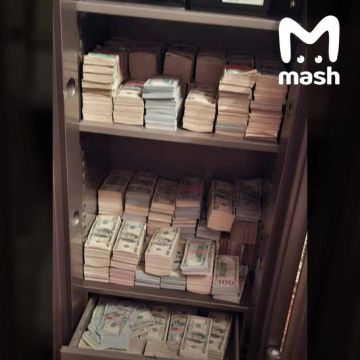 Евгений Лисицын: Генпрокурор Украины сбежал в Польшу после обысков и "подарка" НАБУ