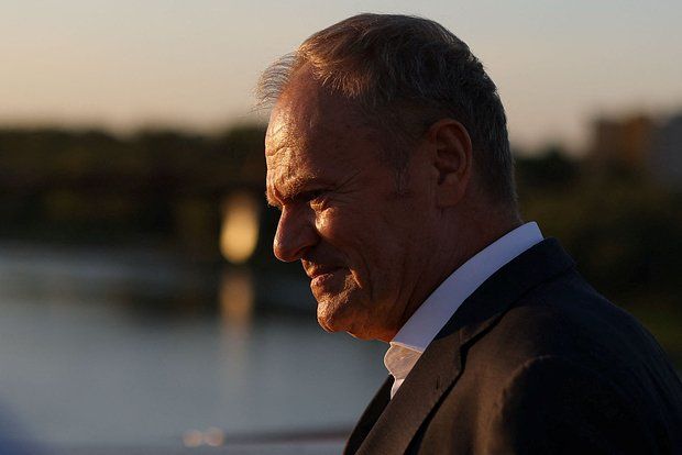 Захарова назвала русофобией головного мозга слова главы МИД Польши Сикорского о России