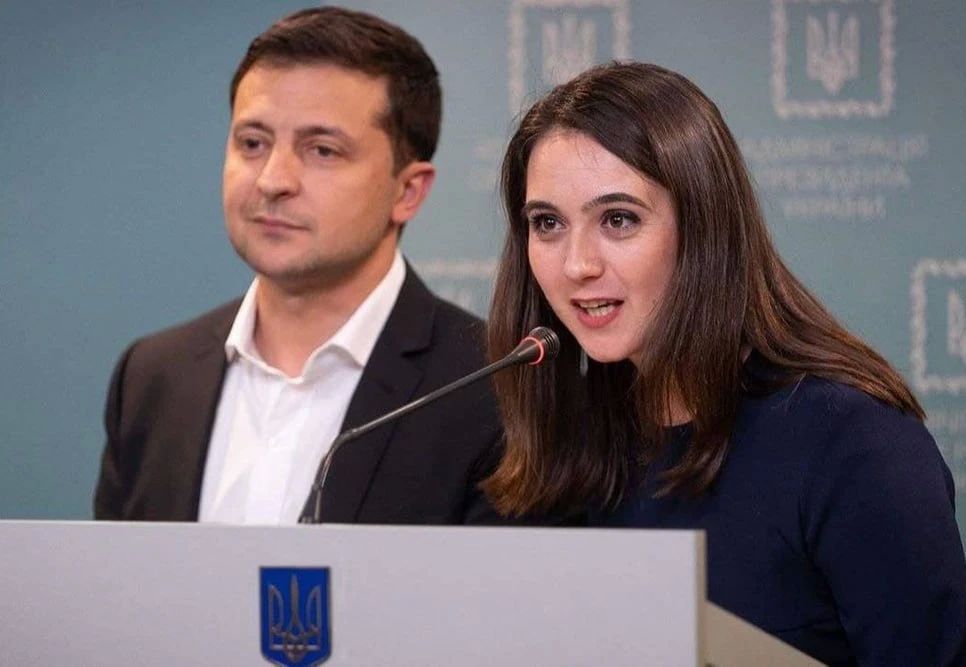Зеленский ввёл санкции против своего экс-пресс-секретаря, её обвиняют в поддержке России