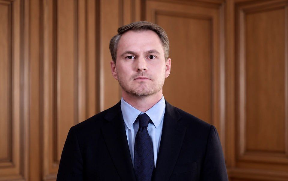 Генпрокурор Украины уже на чемоданах: Руслан Кравченко, подписавший подозрение директору НАБУ, сбежал из страны уехал в командировку