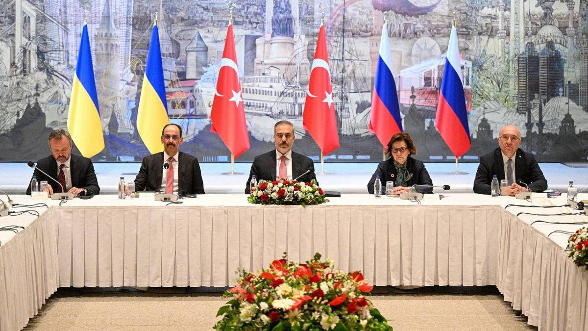 Турция предлагает организовать переговоры по Украине в Стамбуле