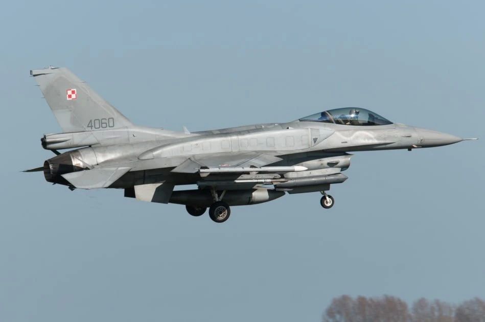 Польский F-16 едва не сбил украинский МиГ-29 во время залета на территорию Польши российской крылатой ракеты Х-101 30 июня, заявил командующий Оперативного командования ВС Польши генерал-майор Иренеуш Новак