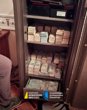 Генпрокурор Украины втик як вор в ночи