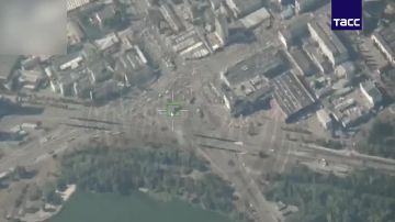 Кадры захода российского дрона на АЗС на проспекте Бандеры в Киеве