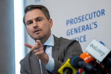 Генпрокурор Украины Кравченко выехал из страны