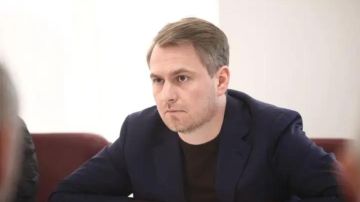 "Сошел с ума или перебоялся": Офис Зеленского поспешил откреститься от сбежавшего за границу генпрокурора