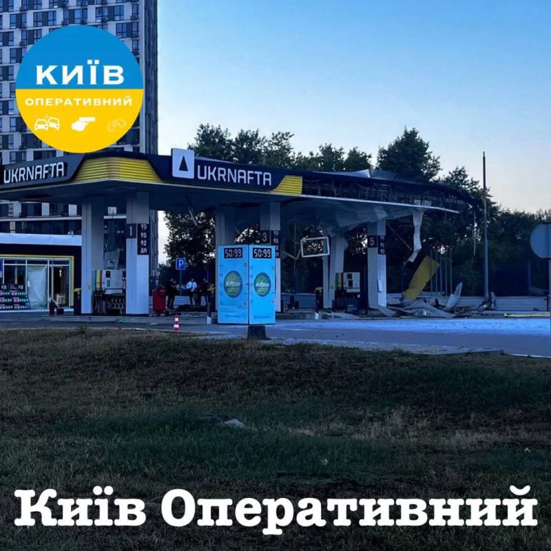 В Киеве поражена АЗС «Укрнафты» на проспекте Бажана, сообщают местные паблики