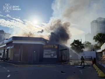 Два майора: В Киеве минусанули ещё две АЗС