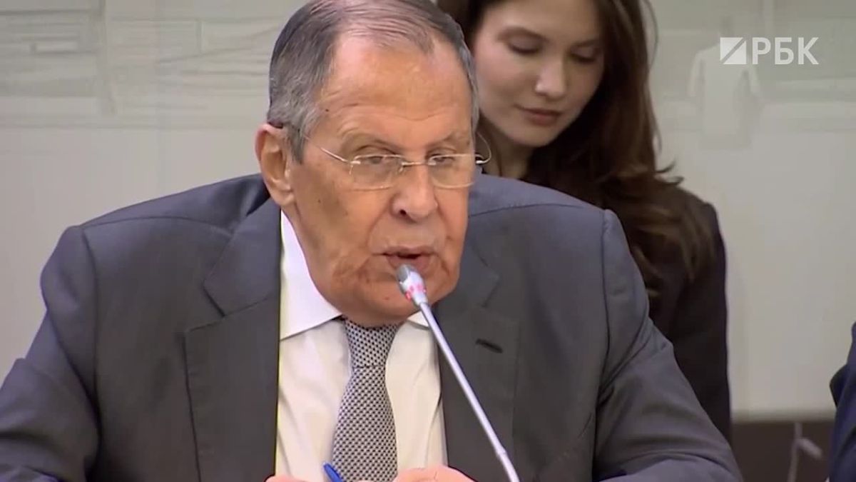 Боевые действия между Россией и Украиной могли завершиться год назад, если бы были выполнены договоренности, достигнутые на саммите российского и американского президентов на Аляске