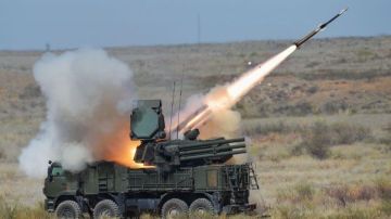 Почти 600 дронов и 6 авиабомб сбили над Россией за сутки
