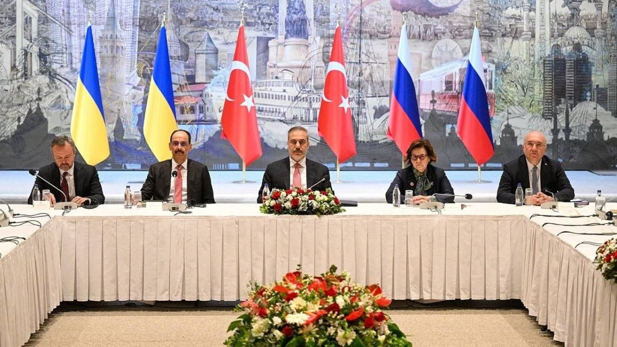 НА ФРОНТЕ МИРА. Турция предлагает вновь принять переговоры по Украине в Стамбуле
