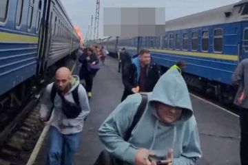 Захарова: Киевский режим использует западных политических персонажей «живой щит»