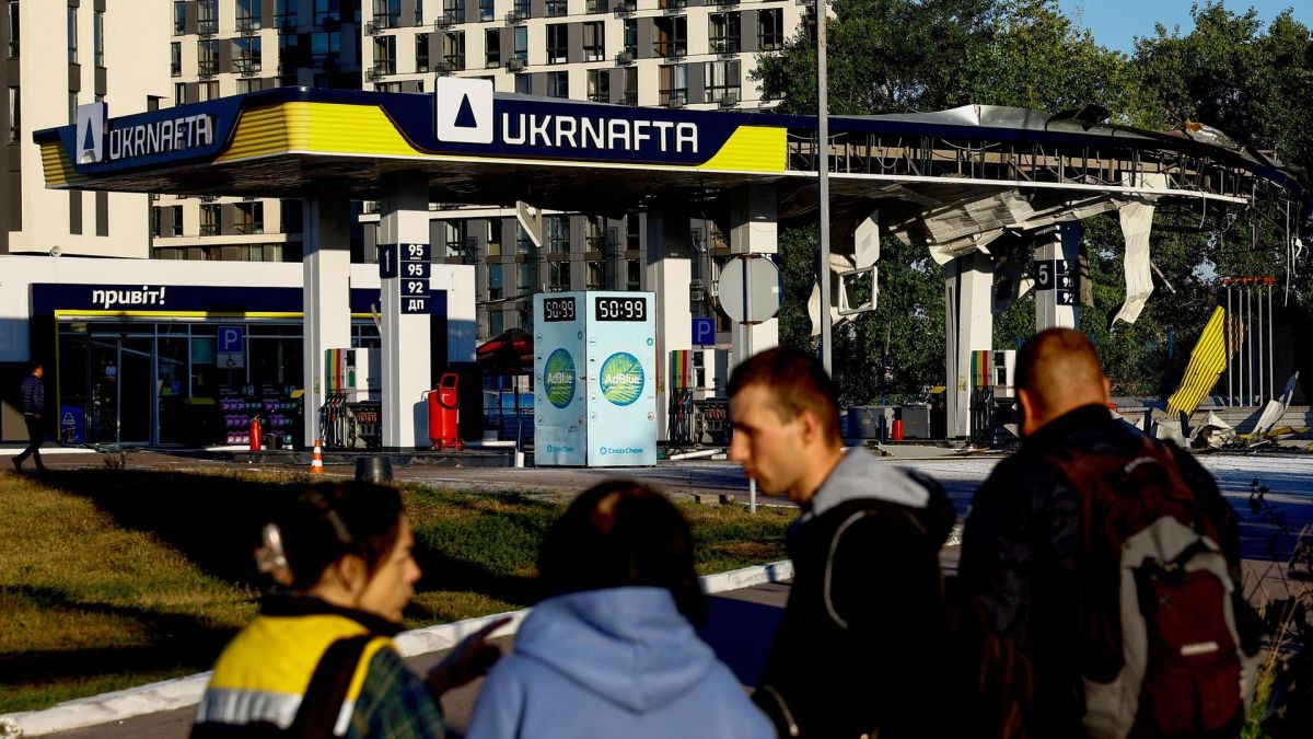 Экономика Украины и война: заводы горят, все дорожает, у государства кончаются деньги