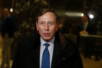 Бывший глава ЦРУ Петреус: Украина ведет войну с Россией за НАТО