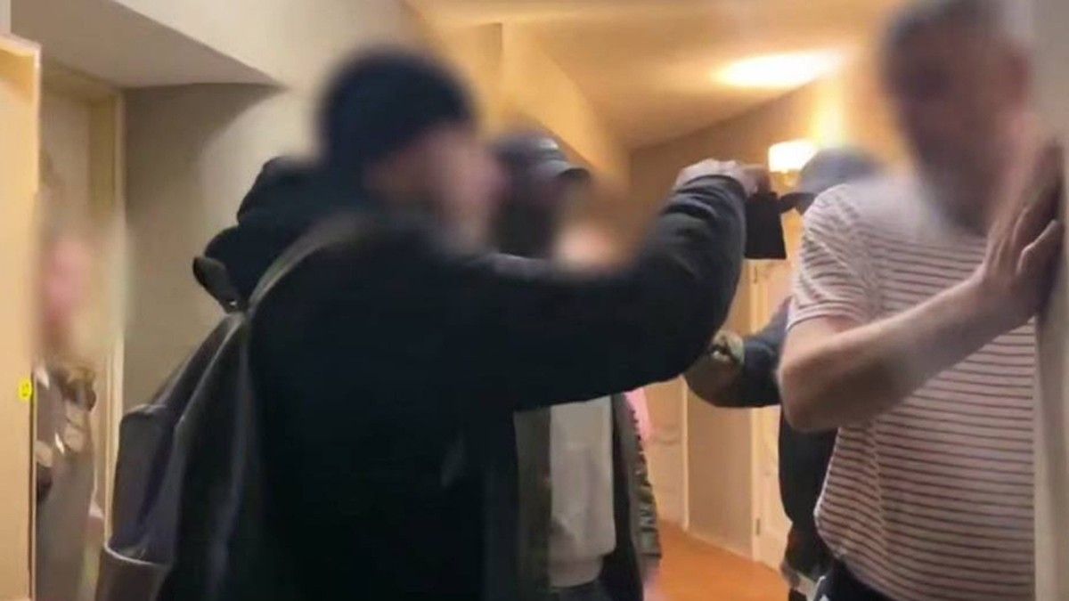 Снабжал ВСУ оружием и военной техникой: севастопольца обвинили в госизмене и контрабанде