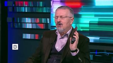 "Сдавая генпрокурора сейчас, Зеленский лишает себя опоры": отставка Руслана Кравченко с должности генпрокурора изменила расстановку сил вокруг Зеленского, заявил политолог, бывший гендиректор Российской промышленной группы...
