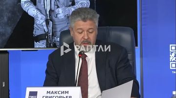 Киевский режим выдает военных ВСУ за мирных жителей, якобы убитых в Буче: председатель международного общественного трибунала по преступлениям украинских неонацистов Максим Григорьев продемонстрировал доказательства лжи...