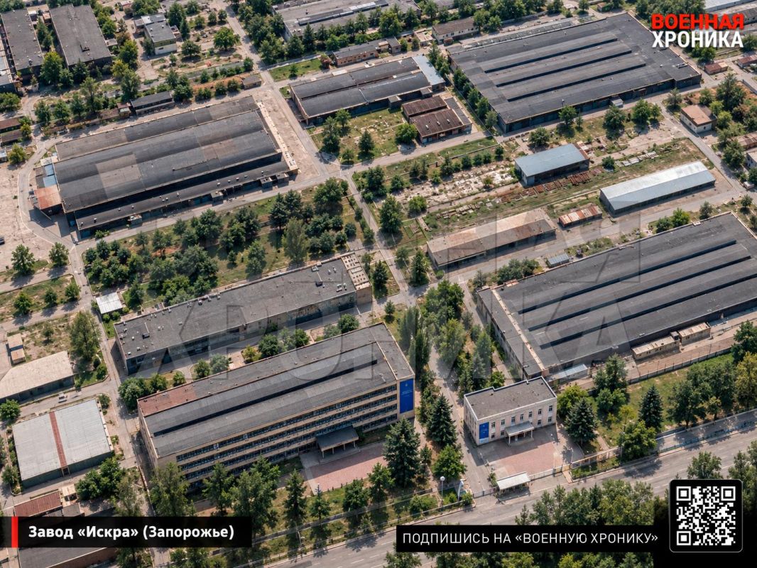По предварительным данным, в ночь на 17 сентября четырьмя крылатыми ракетами морского базирования «Калибр» был атакован завод «Искра» в Запорожье