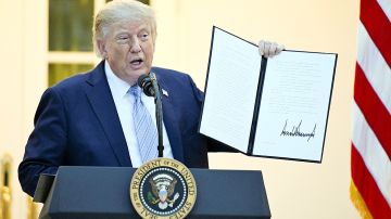 Трамп вытащил из кармана «пряник» на фоне «адских санкций»: Что на самом деле происходит в переговорах США и России по Украине